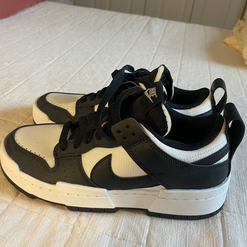 Black and white nike dunks